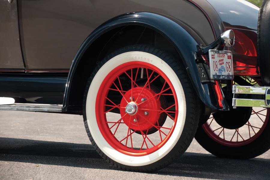  Ford Model A Roadster 1929 года  (фото 12 из 16)